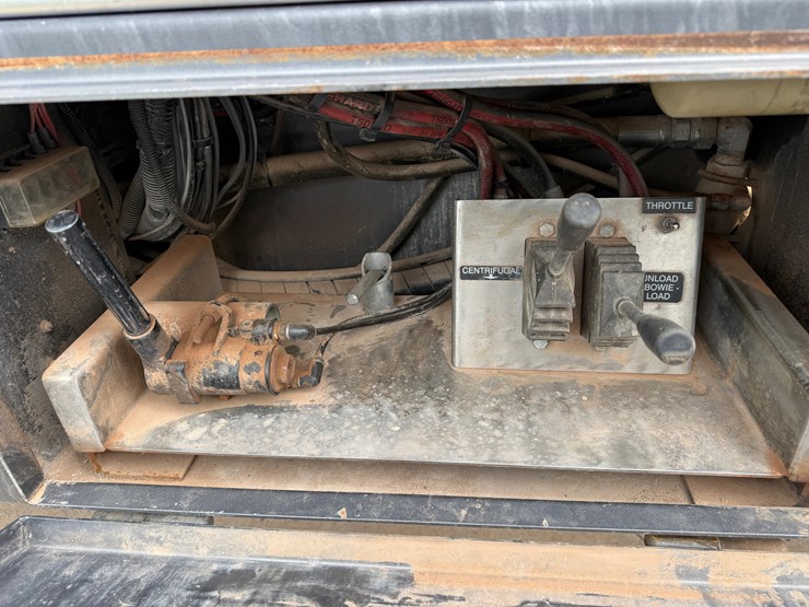 2012-kenworth-t800-image-11