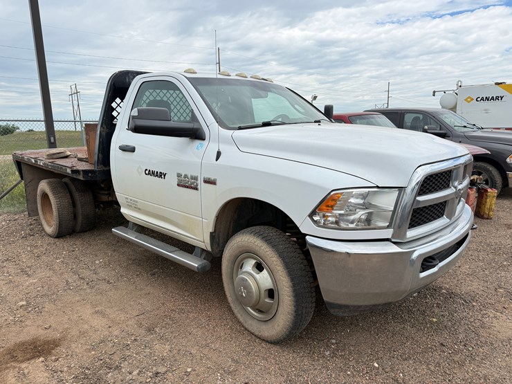 2015-dodge-ram-3500-image-4