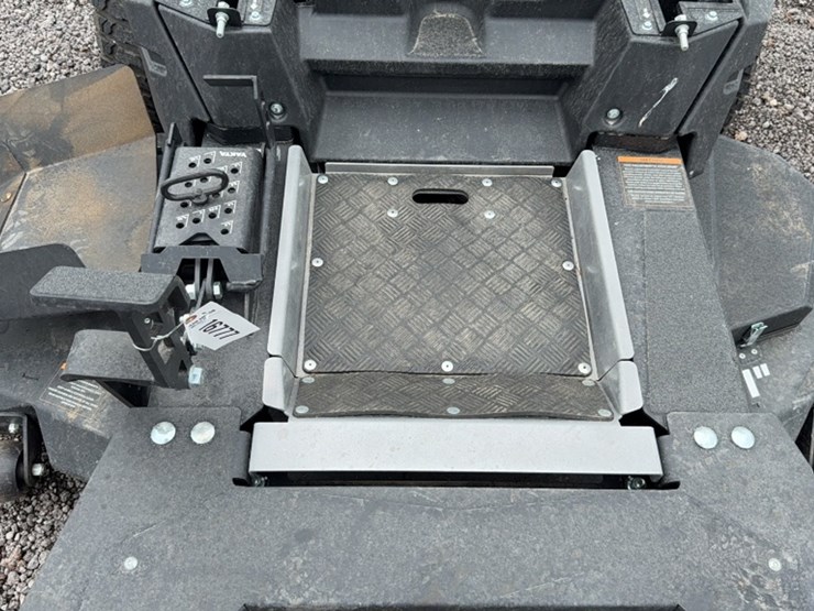 #3088-•-yakta-yxr-410-zero-turn-mower-image-5