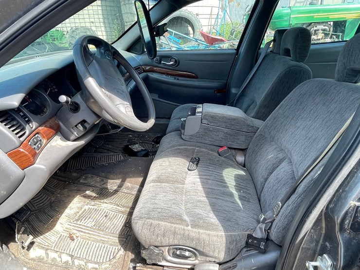 #4682-•-2005-buick-lesabre-(no-title,-for-parts)-image-11