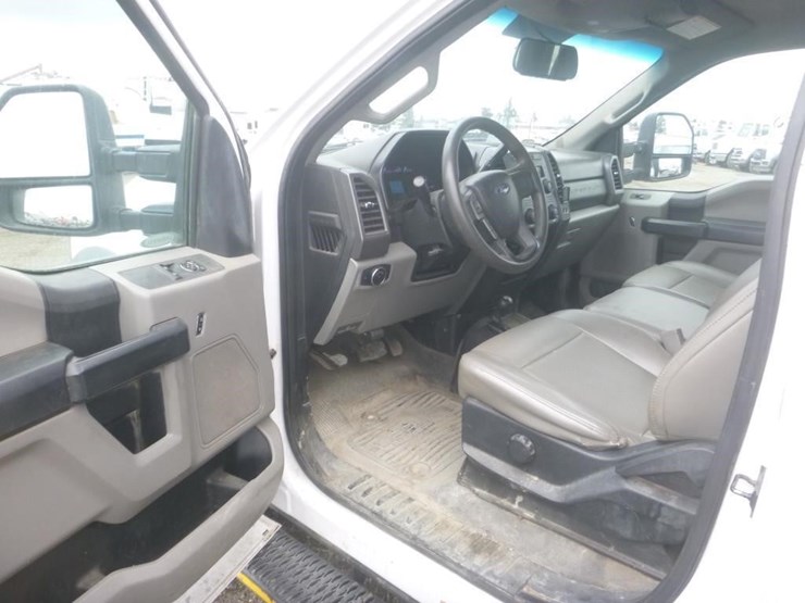 2019-ford-f550-image-8
