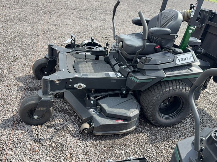 #3071-•-yakta-yxr720-zero-turn-mower-image-13