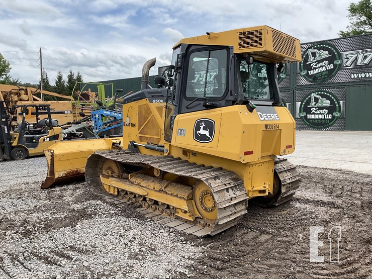 2021-deere-650k-lgp-image-2