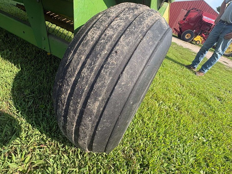 john-deere-336-image-16