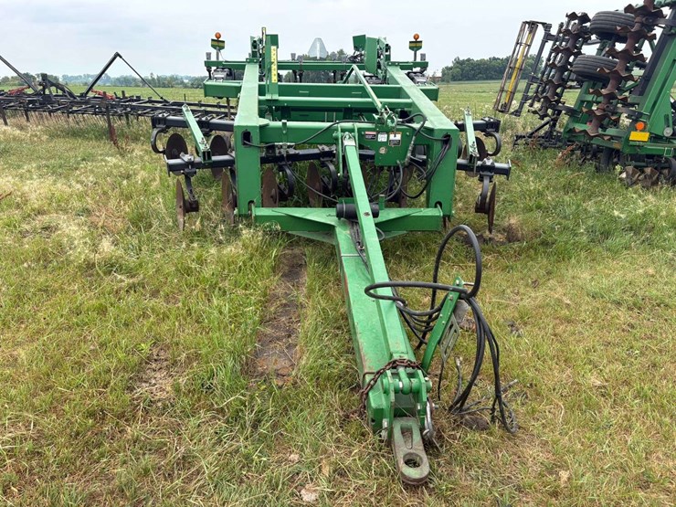 john-deere-2700-image-3