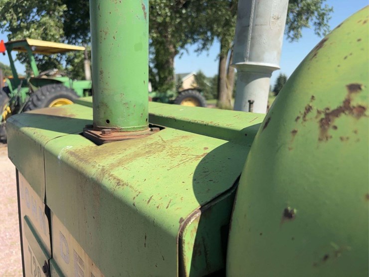 john-deere-720-image-24