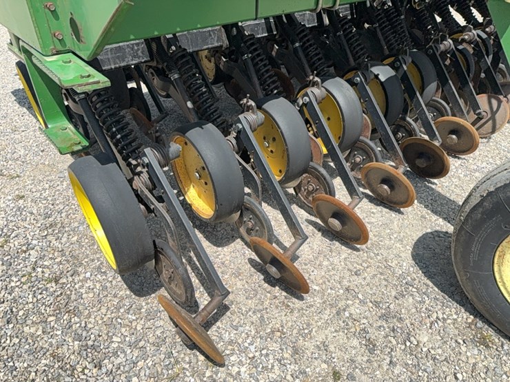 john-deere-750-image-36