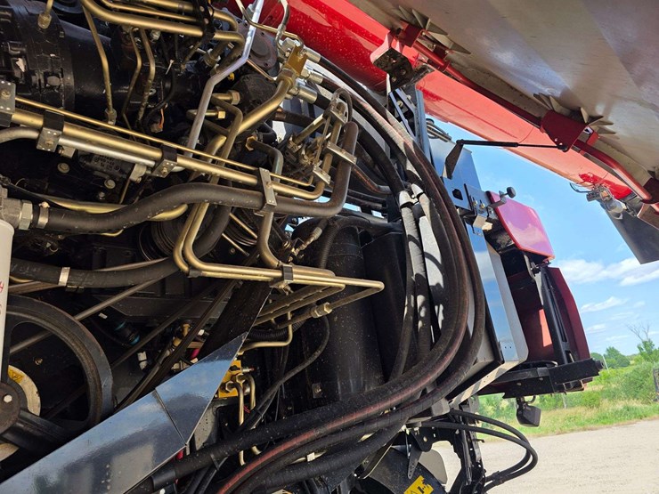 2013-case-ih-8230-image-36