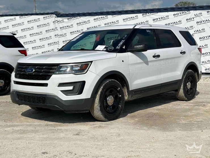 2016-ford-explorer-image-1