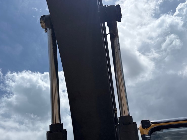2023-deere-210-p-tier-image-12