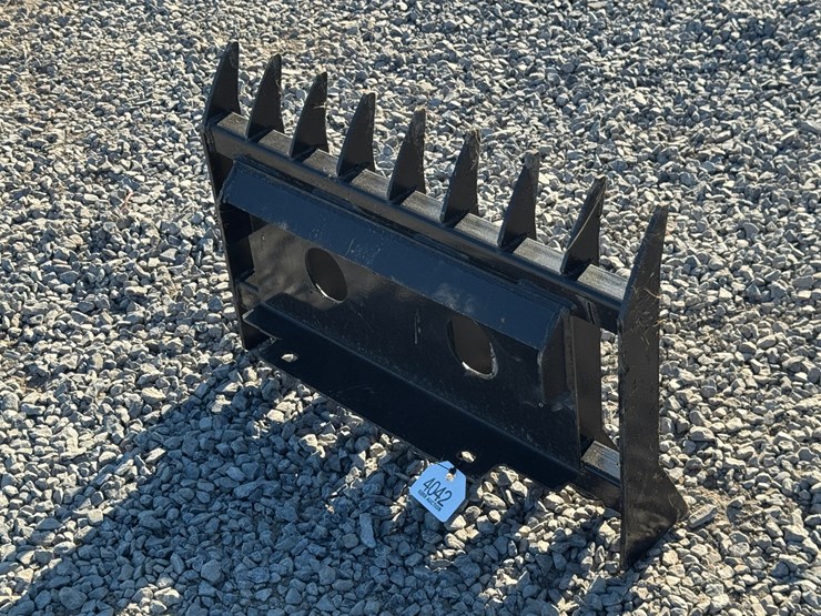 #4042-•-31-inch-mini-skid-steer-root-rake-image-3