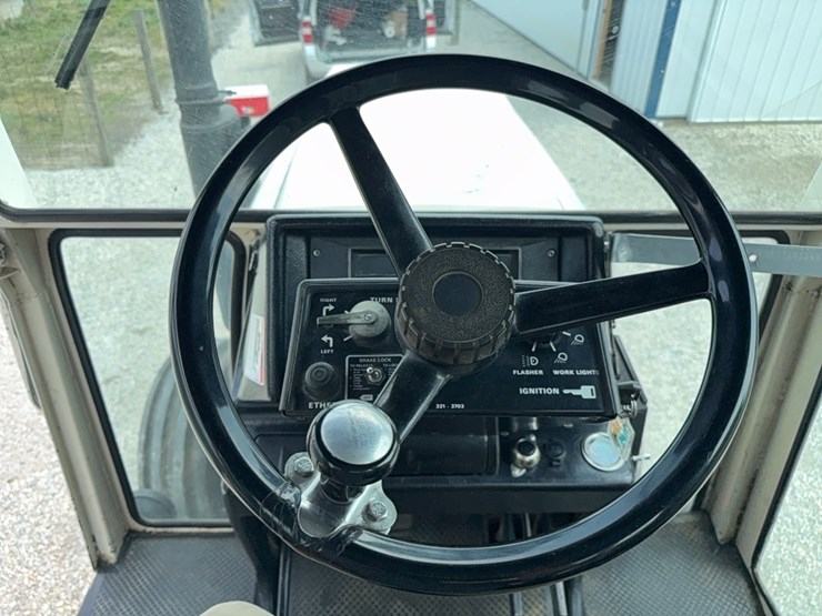 case-2590-tractor-image-45