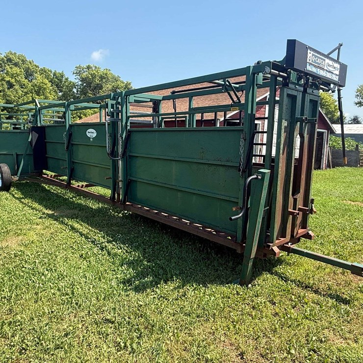 Northstar Alley and Tub, Fully Adjustable, 2 Doors on Alley, Q-Catch Headgate, Complete