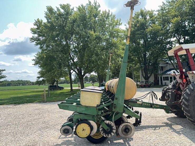 john-deere-7000-image-6