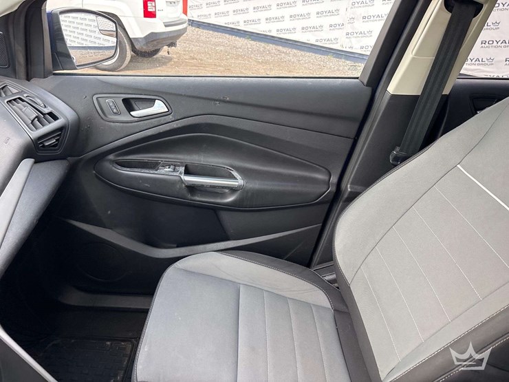 2014-ford-escape-image-16