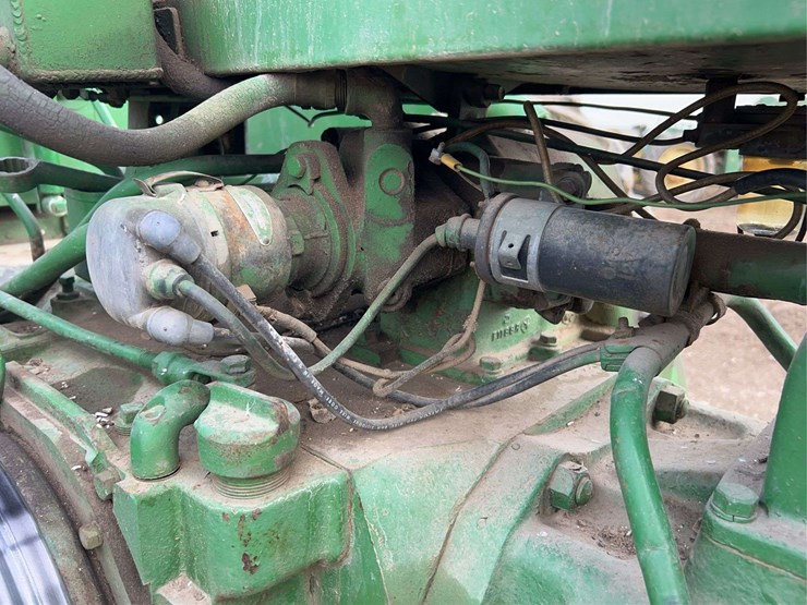 john-deere-70-image-30