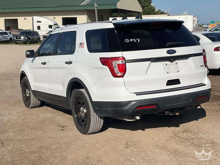 2019-ford-explorer-image-4
