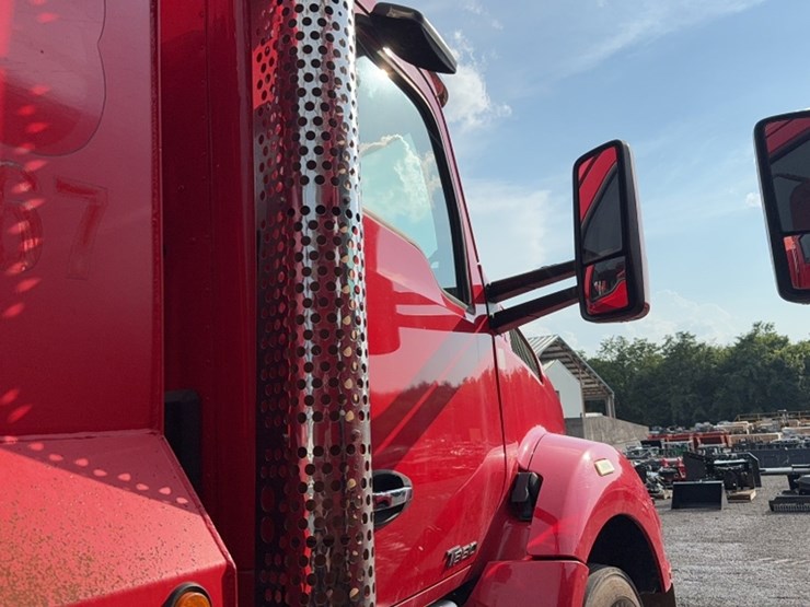 2016-kenworth-t880-image-4