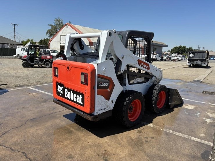 2022-bobcat-s590-image-3