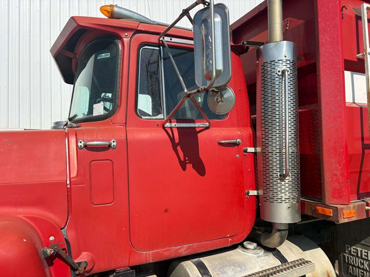1986-mack-valueliner-image-26