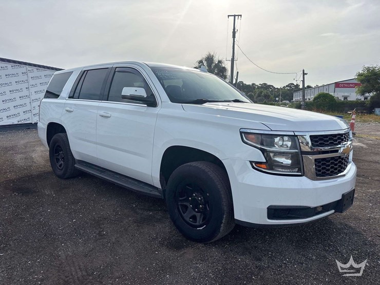 2019-chevrolet-tahoe-image-2