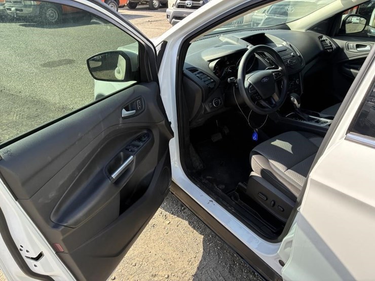 2018-ford-escape-se-image-14