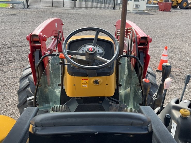 #3024-•-massey-ferguson-mf3635-tractor-image-13