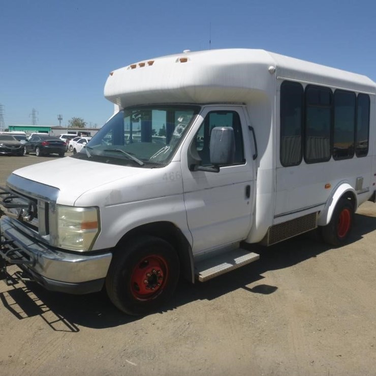 2015 FORD E350