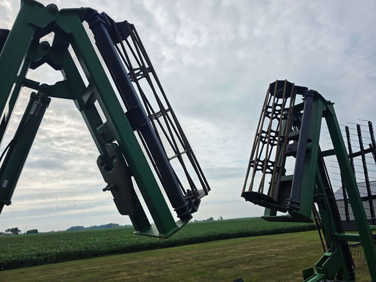 john-deere-200-image-23