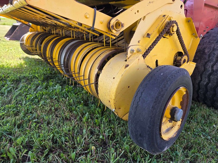 new-holland-br7090-image-25