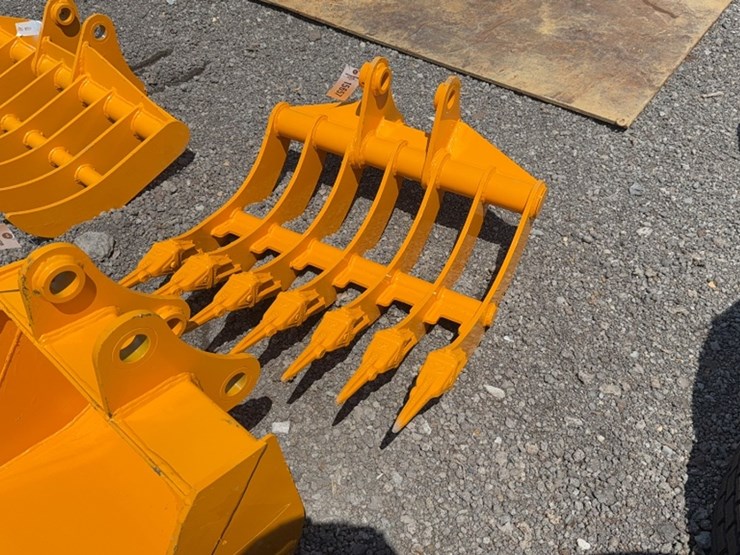 caterpillar-305-image-2
