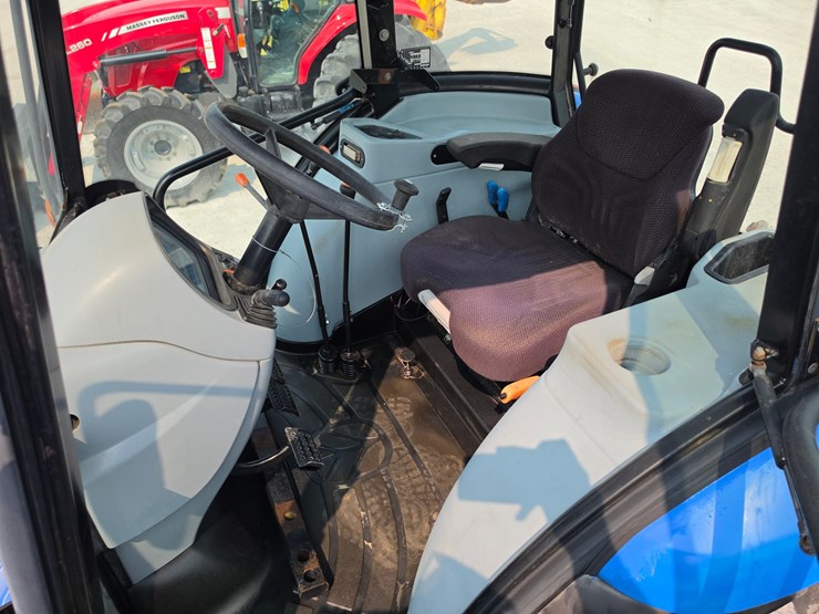 2010-new-holland-ts6020-image-6