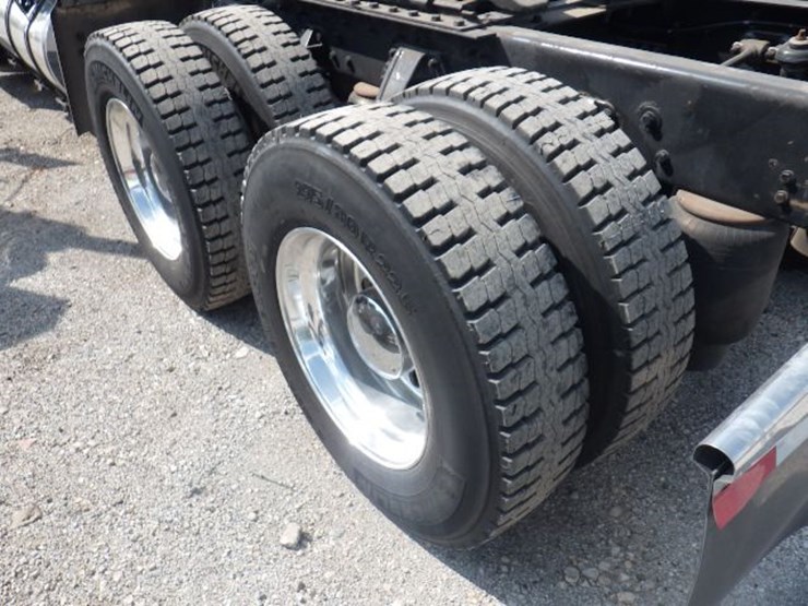2015-kenworth-t660-image-13