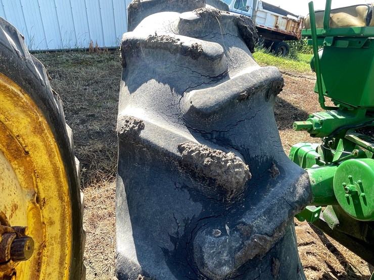john-deere-b-image-26