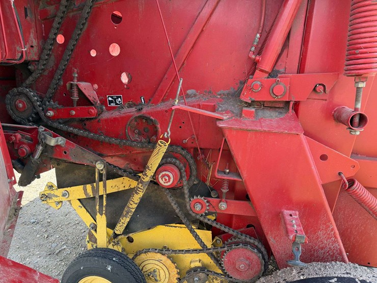 new-holland-664-image-16