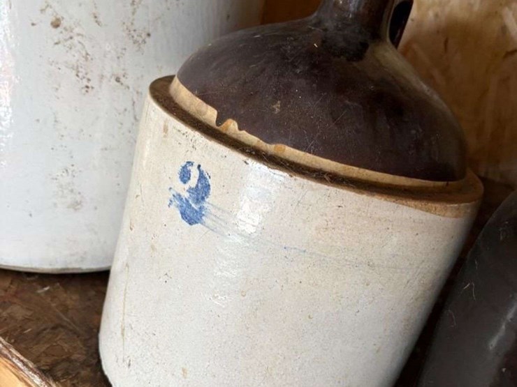 vintage-crocks-and-jugs-image-4