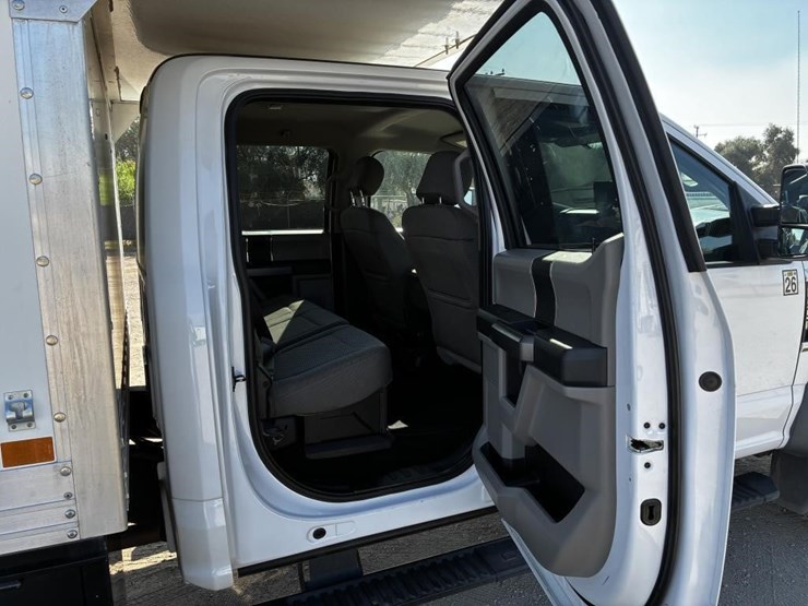 2018-ford-f550-xlt-image-15