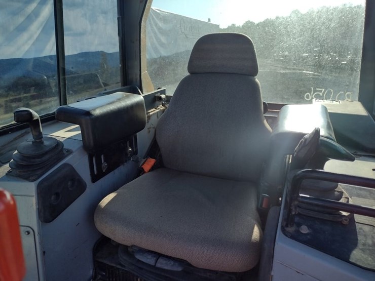deere-700h-lt-image-12