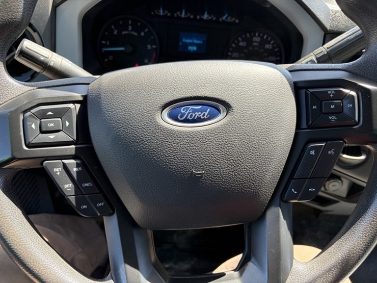 2021-ford-f650-image-29