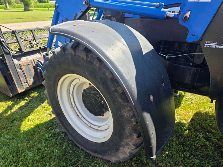 2003-new-holland-tm155-image-32