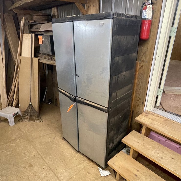 #7121 • Tool Cabinet and Contents