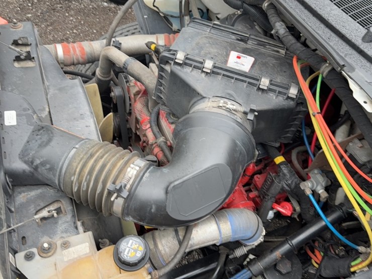 2013-ford-f750-image-24