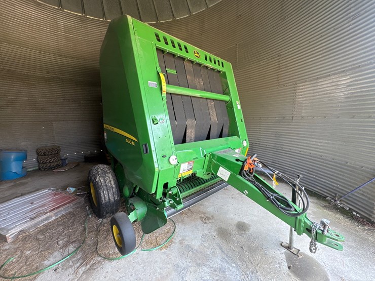 john-deere-560m-image-1