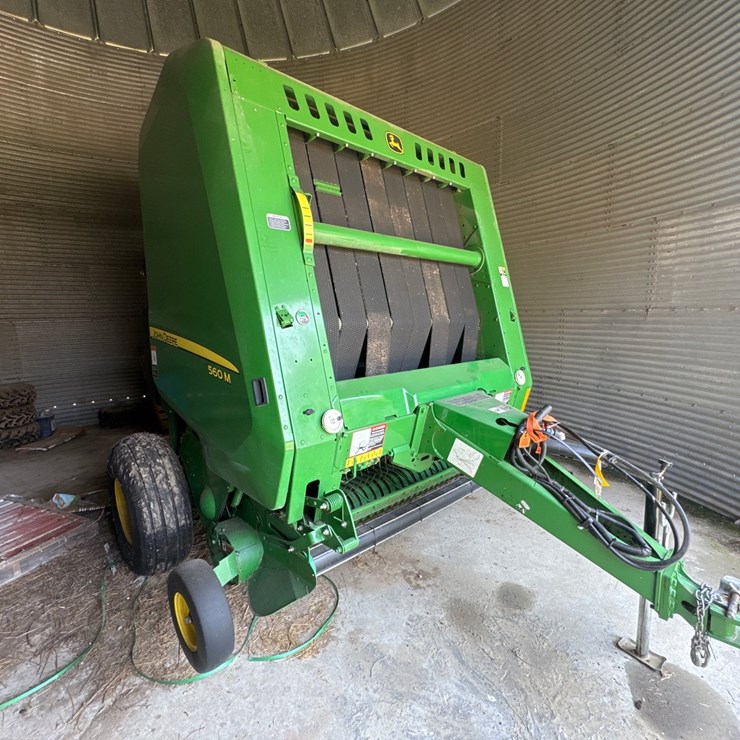 JOHN DEERE 560M