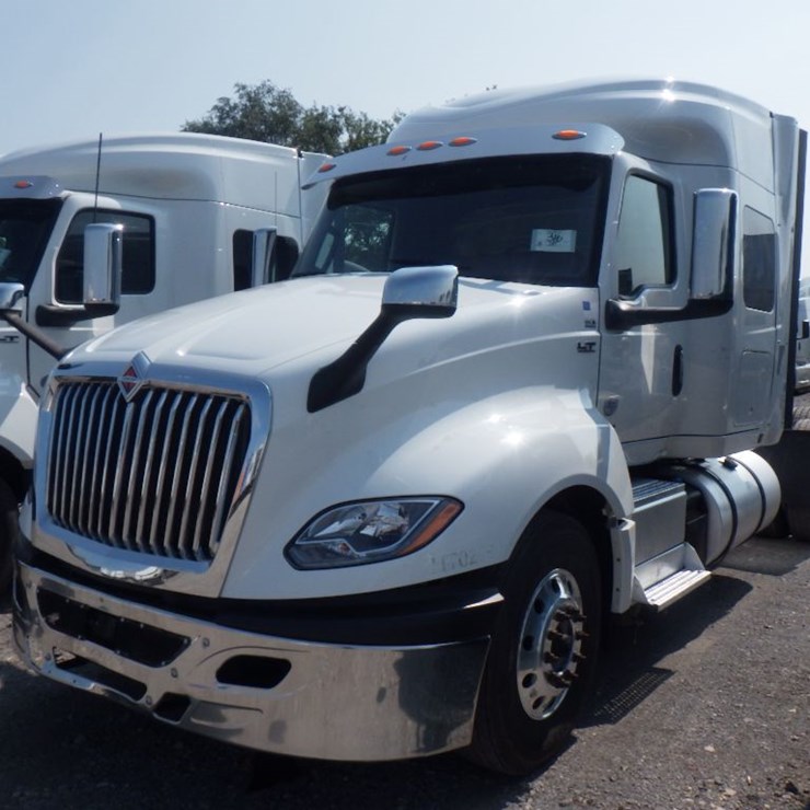 2018 INTERNATIONAL LT