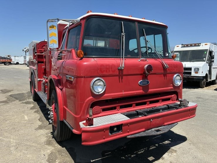 1990-ford-c800-image-2