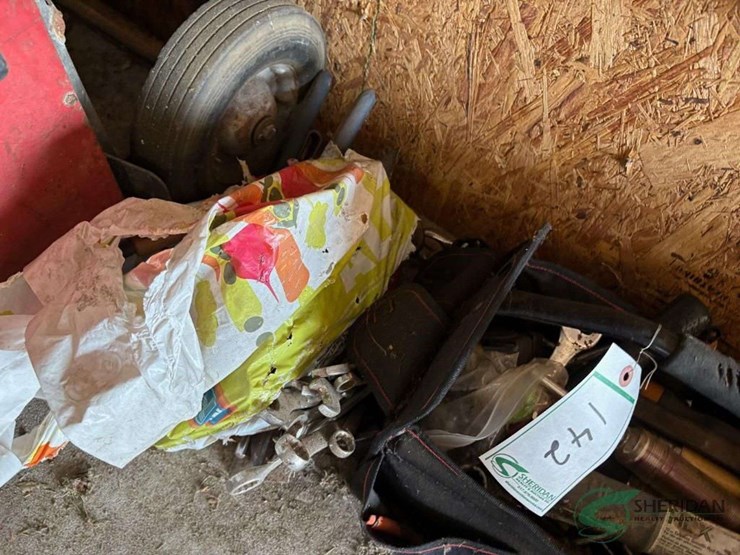 tool-bag-and-contents-of-tools-image-3
