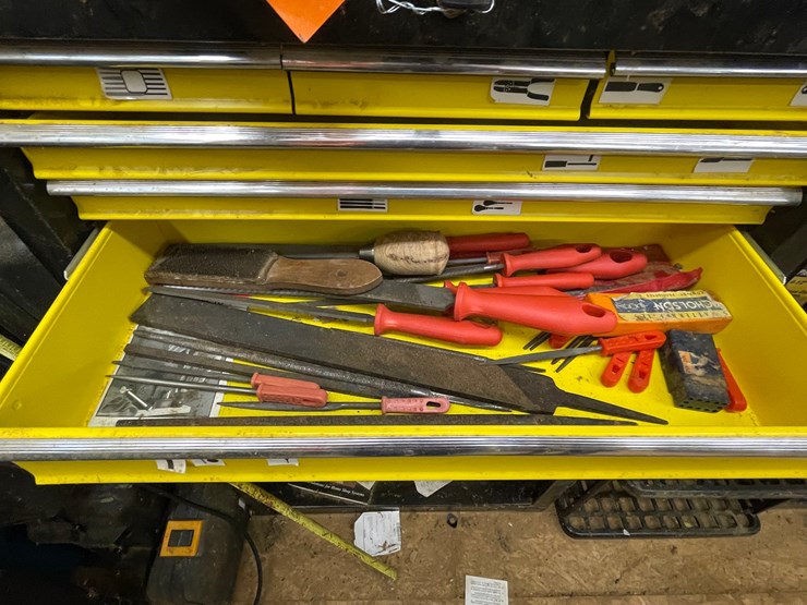 #7110-•-small-tool-box-and-contents-image-5