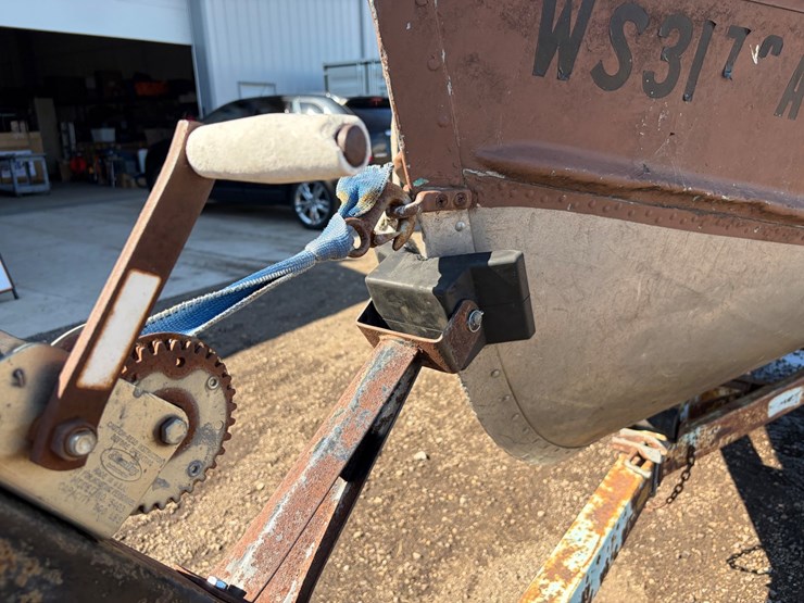 #2393-•-14’-aluminum-v-hull-boat-with-trailer(sells-with-bill-of-sale)-image-9