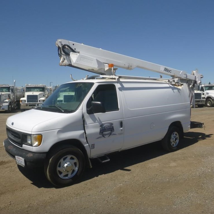 2000 FORD E350